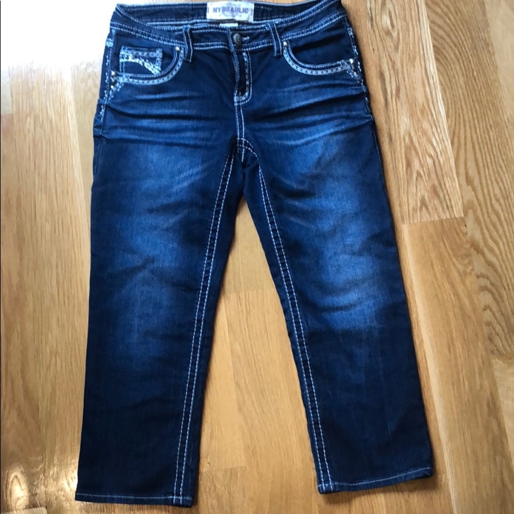 Hydraulic capris